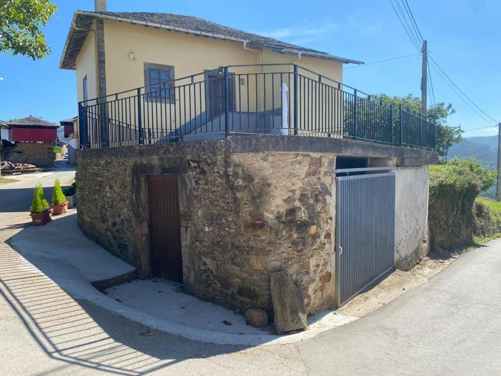 Casa Ezequiel Villa Trevias Exterior photo